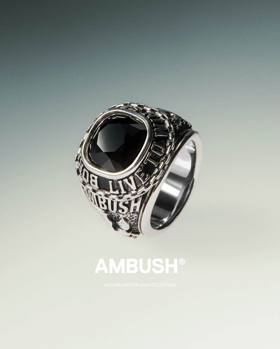 AMBUSHさんのインスタグラム写真 - (AMBUSHInstagram)「The #AMBUSH CLASS SIGNET RING.   Born to Lose, Live to Win.   Now available in BLACK, RED, and CLEAR colorways at our WEBSHOP and WORKSHOP」10月15日 20時44分 - ambush_official