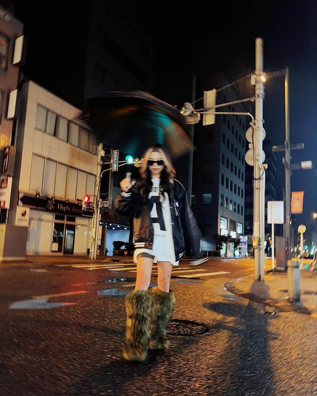 のインスタグラム：「I’m really into you🖤  T-shirt & boots @yelloshoes_official  outer & sunglasses @flex_japan   #ootd #ootdfashion #yello #flex」