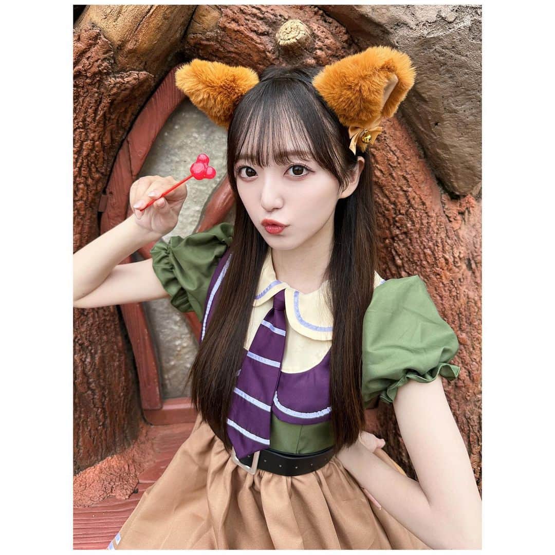 日比野芽奈さんのインスタグラム写真 - (日比野芽奈Instagram)「🍦❤️ . . . 上海ディズニーのズートピアエリア、 行ってみたいな〜！！🫧 . . . 日本もきてほしいし、 アイスキャンディーの商品化を 切実に頼みたい☝🏻 . . . #東京ディズニーランド #ディズニーランド#東京ディズニーリゾート #ディズニーリゾート #ディズニーグッズ #ディズニーカチューシャ  #ディズニーコーデ#夢の国 #夢が叶う場所 #dハロ #dハロ2023  #ハロウィン  #ディズニーハロウィン #ズートピア #ズートピアバウンド #ズートピアコーデ #ニック #ニックバウンド #ニックコーデ #ジュディ #ディズニー写真スポット #ディズニーフォトスポット #tokyodisneyland #tdl #tokyodisneyresort #disney #disneyland  #halloween #disneyhalloween #zootopia」10月15日 20時52分 - hibino_meina