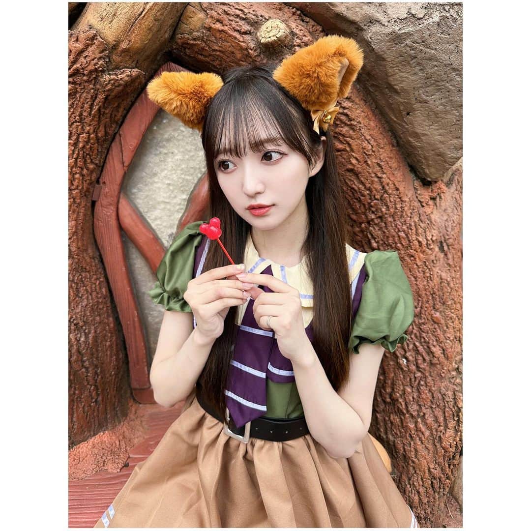 日比野芽奈さんのインスタグラム写真 - (日比野芽奈Instagram)「🍦❤️ . . . 上海ディズニーのズートピアエリア、 行ってみたいな〜！！🫧 . . . 日本もきてほしいし、 アイスキャンディーの商品化を 切実に頼みたい☝🏻 . . . #東京ディズニーランド #ディズニーランド#東京ディズニーリゾート #ディズニーリゾート #ディズニーグッズ #ディズニーカチューシャ  #ディズニーコーデ#夢の国 #夢が叶う場所 #dハロ #dハロ2023  #ハロウィン  #ディズニーハロウィン #ズートピア #ズートピアバウンド #ズートピアコーデ #ニック #ニックバウンド #ニックコーデ #ジュディ #ディズニー写真スポット #ディズニーフォトスポット #tokyodisneyland #tdl #tokyodisneyresort #disney #disneyland  #halloween #disneyhalloween #zootopia」10月15日 20時52分 - hibino_meina