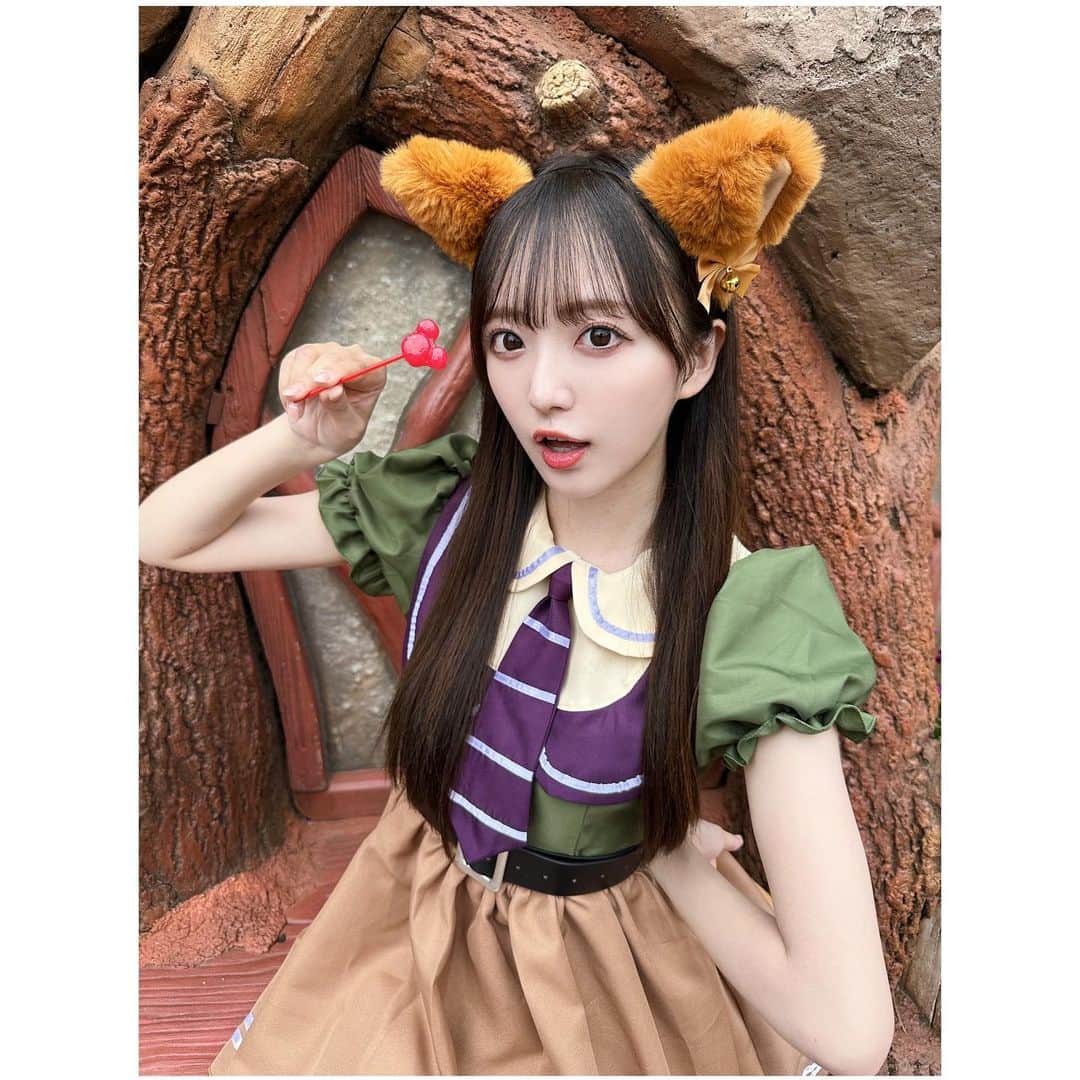 日比野芽奈さんのインスタグラム写真 - (日比野芽奈Instagram)「🍦❤️ . . . 上海ディズニーのズートピアエリア、 行ってみたいな〜！！🫧 . . . 日本もきてほしいし、 アイスキャンディーの商品化を 切実に頼みたい☝🏻 . . . #東京ディズニーランド #ディズニーランド#東京ディズニーリゾート #ディズニーリゾート #ディズニーグッズ #ディズニーカチューシャ  #ディズニーコーデ#夢の国 #夢が叶う場所 #dハロ #dハロ2023  #ハロウィン  #ディズニーハロウィン #ズートピア #ズートピアバウンド #ズートピアコーデ #ニック #ニックバウンド #ニックコーデ #ジュディ #ディズニー写真スポット #ディズニーフォトスポット #tokyodisneyland #tdl #tokyodisneyresort #disney #disneyland  #halloween #disneyhalloween #zootopia」10月15日 20時52分 - hibino_meina