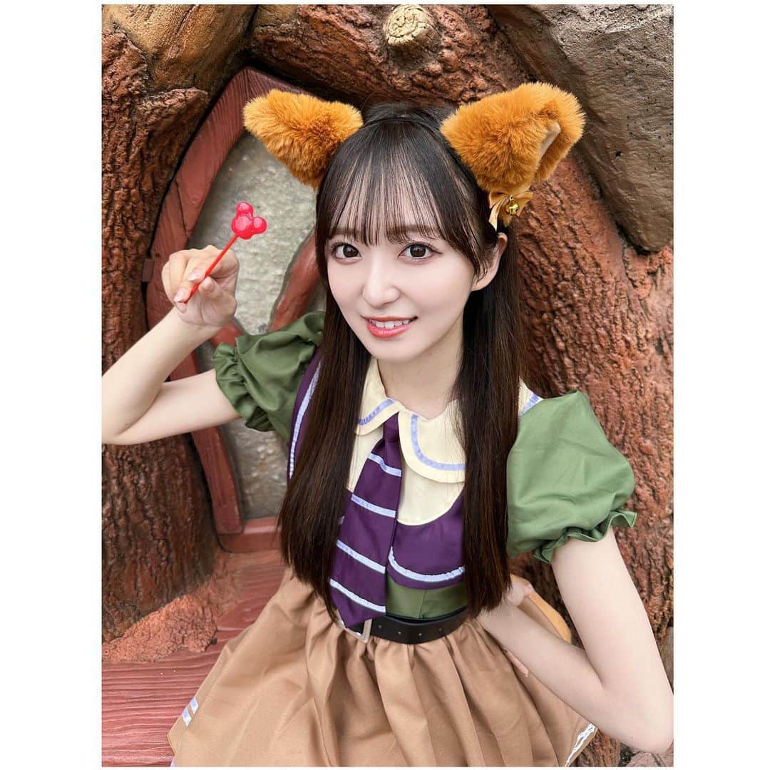 日比野芽奈さんのインスタグラム写真 - (日比野芽奈Instagram)「🍦❤️ . . . 上海ディズニーのズートピアエリア、 行ってみたいな〜！！🫧 . . . 日本もきてほしいし、 アイスキャンディーの商品化を 切実に頼みたい☝🏻 . . . #東京ディズニーランド #ディズニーランド#東京ディズニーリゾート #ディズニーリゾート #ディズニーグッズ #ディズニーカチューシャ  #ディズニーコーデ#夢の国 #夢が叶う場所 #dハロ #dハロ2023  #ハロウィン  #ディズニーハロウィン #ズートピア #ズートピアバウンド #ズートピアコーデ #ニック #ニックバウンド #ニックコーデ #ジュディ #ディズニー写真スポット #ディズニーフォトスポット #tokyodisneyland #tdl #tokyodisneyresort #disney #disneyland  #halloween #disneyhalloween #zootopia」10月15日 20時52分 - hibino_meina