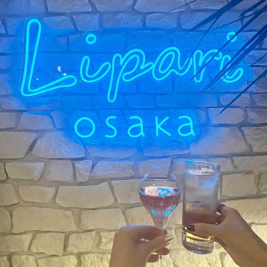 中島彩のインスタグラム：「お友達のお誘いで…🩷 フォトジェニックなお店でディナー🍽️💕 @lipariosaka   スタンダードディナープランは、 ・前菜5種 ・えびのアヒージョ ・明太子の和風パスタ ・鶏もも肉のグリル ・デザートプレート  お一人3300円とお手頃価格🤭 デザートプレートには、メッセージのリクエストも可能👍✨ 大切な記念日にもおすすめ🩷  オシャレな内装の店内に、バルコニー席もとっても素敵で、 女子会やデートにも😍💕  lipariosaka  大阪市北区堂山町7-22 ステージ中通りビル 5階  #lipariosaka  #梅田グルメ  #梅田ディナー #梅田イタリアン」