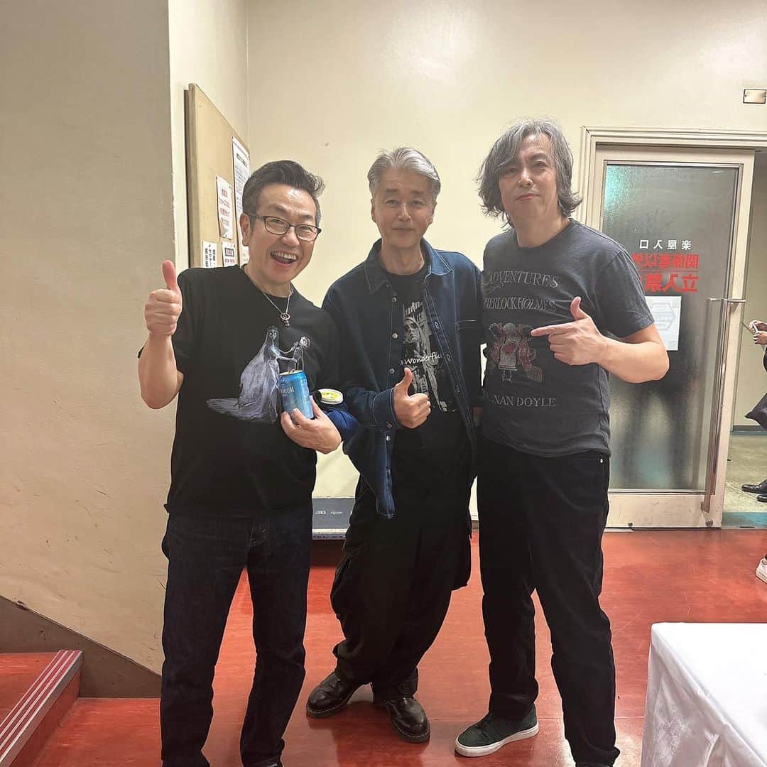 のインスタグラム：「布袋寅泰ギタリズムⅦ福岡公演。  圧巻のステージでした🎶終演後、布袋バンドが誇るリズム隊にご挨拶😊シータカさんは安齋肇さんとみうらじゅんさんのサンセット以来だったかも。  布袋さんがMCで、坂本龍一さん、高橋幸宏さん、鮎川誠さん、ジェフ・ベックさんらに触れた後のHORIZONはジーンときました🥲  ウメズ！今日もありがとう❣️またね😉」