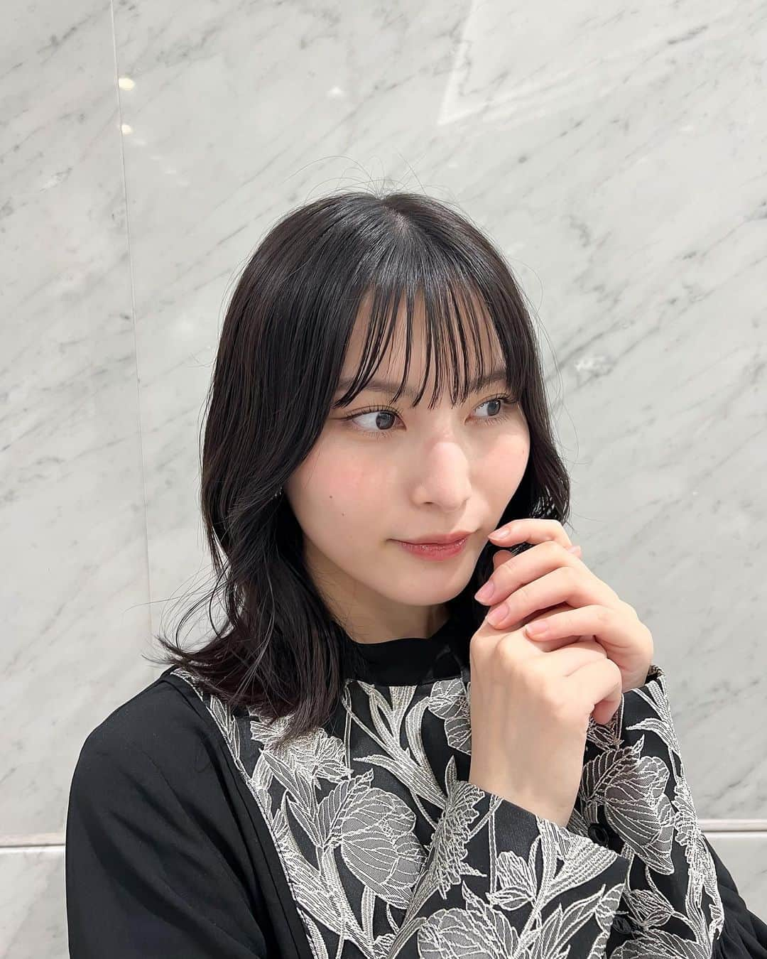 福岡聖菜さんのインスタグラム写真 - (福岡聖菜Instagram)「🥀  昨日の私。 お話し会2日間ありがとう🫶🏻 すっかり涼しくなってきて着たかった服をようやく💐✨  one-piece:#marte #sahara   #せいちゃんの私服日記 #秋服コーデ #ブラックコーデ」10月15日 21時00分 - seina___ff