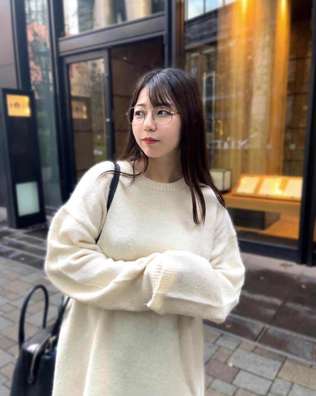 今井瞳のインスタグラム：「𓂃𖠚ᐝ ㅤㅤㅤㅤㅤㅤㅤㅤㅤㅤㅤㅤㅤ ㅤㅤㅤㅤㅤㅤㅤㅤㅤㅤㅤㅤㅤㅤㅤㅤㅤㅤㅤㅤㅤㅤㅤㅤㅤㅤ この前載せたニット🧶 ビスチェとセットやったんやけど 1枚で着てもかわいい嬉しい🐈 ㅤㅤㅤㅤㅤㅤㅤㅤㅤㅤㅤㅤㅤ ㅤㅤㅤㅤㅤㅤㅤㅤㅤㅤㅤㅤㅤ雨もあがったので 今日もたくさん歩いたよ＊＊＊ お外歩くだけで楽しくて仕方ない季節🍂 紅葉も楽しみだ〜！！ ㅤㅤㅤㅤㅤㅤㅤㅤㅤㅤㅤㅤㅤ ㅤㅤㅤㅤㅤㅤㅤㅤㅤㅤㅤㅤㅤㅤㅤㅤㅤㅤㅤㅤㅤㅤㅤㅤㅤ #ootd #fanicon #今日のコーデ #오오티디　#arumamika #いいね返し #今井瞳」