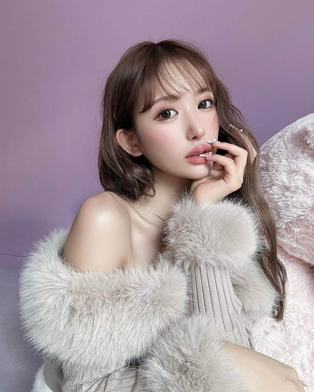伊藤桃々さんのインスタグラム写真 - (伊藤桃々Instagram)「おとな🐰🤍喋るとこども❔」10月15日 20時52分 - __peachstagram__