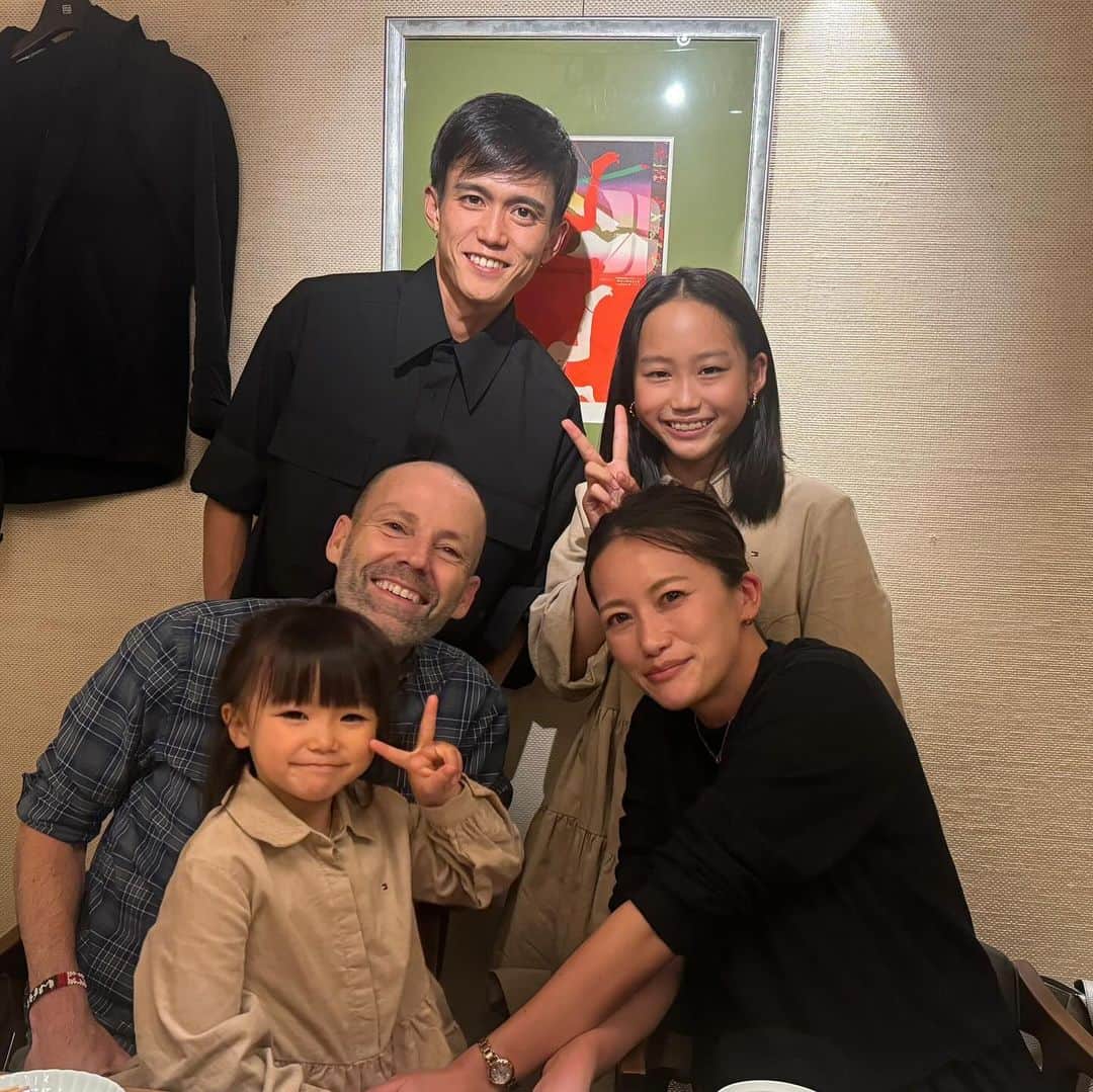 大迫あゆみさんのインスタグラム写真 - (大迫あゆみInstagram)「ドラマを作る男・スグルオオサコ元気だよ🙆‍♀️足の爪は死んでるみたいだけど🦶今回はあゆみのパリでのショッピング権はお預けだなぁ〜もう絶対どうにかしてもらう〜〜🥺🥖🛍️笑 いろんな人に応援してもらえて有難い限りです。安全なレースをさせてもらえることにも感謝しないとですね。  #mgc #応援 #隠し切れない寝不足感 #終わって速攻義母とビール #ピッチャーで #楽しかった」10月15日 20時53分 - ayu_sako