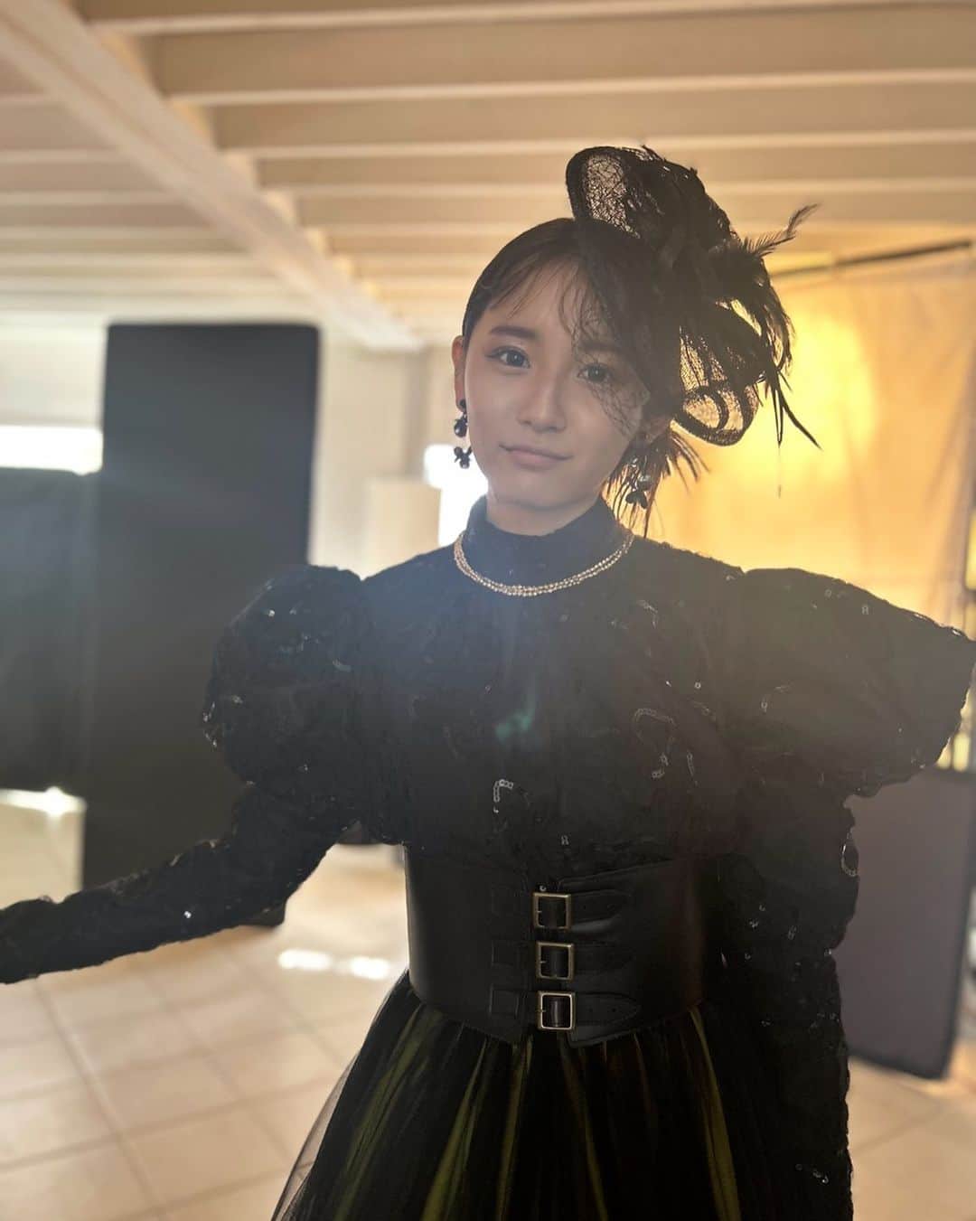 のインスタグラム：「どういう感情？笑  浅川梨奈2024カレンダー オフショット」