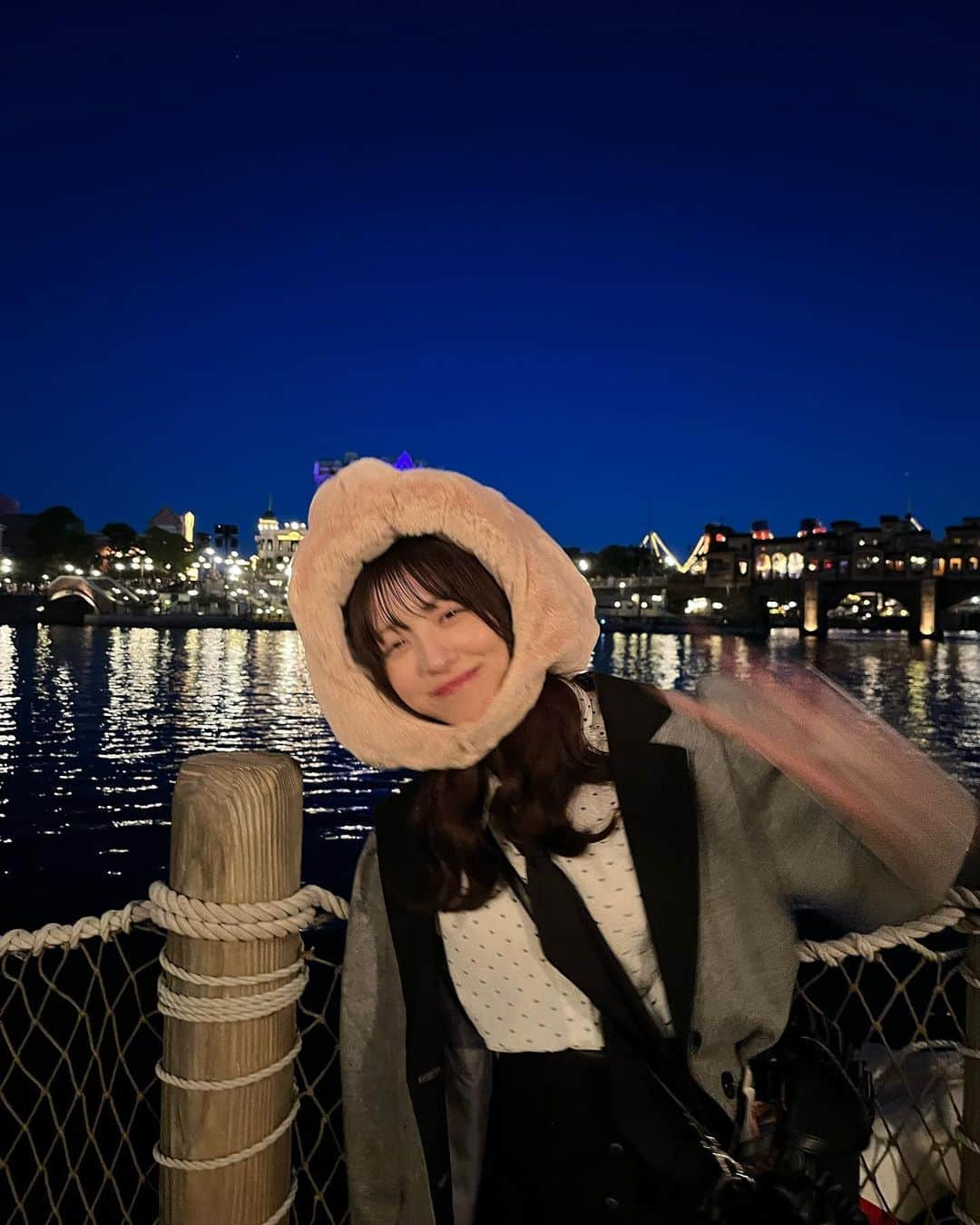 浅原凜さんのインスタグラム写真 - (浅原凜Instagram)「夜のシーが1番好き🌃❤︎」10月15日 21時08分 - rinogsd728