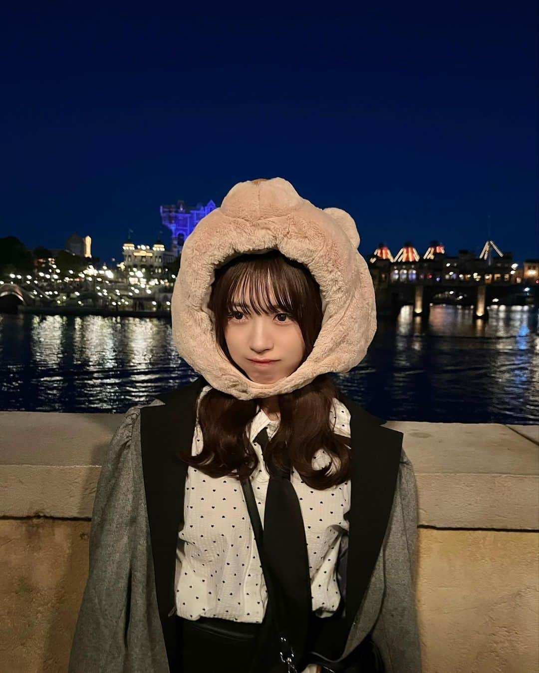 のインスタグラム：「夜のシーが1番好き🌃❤︎」