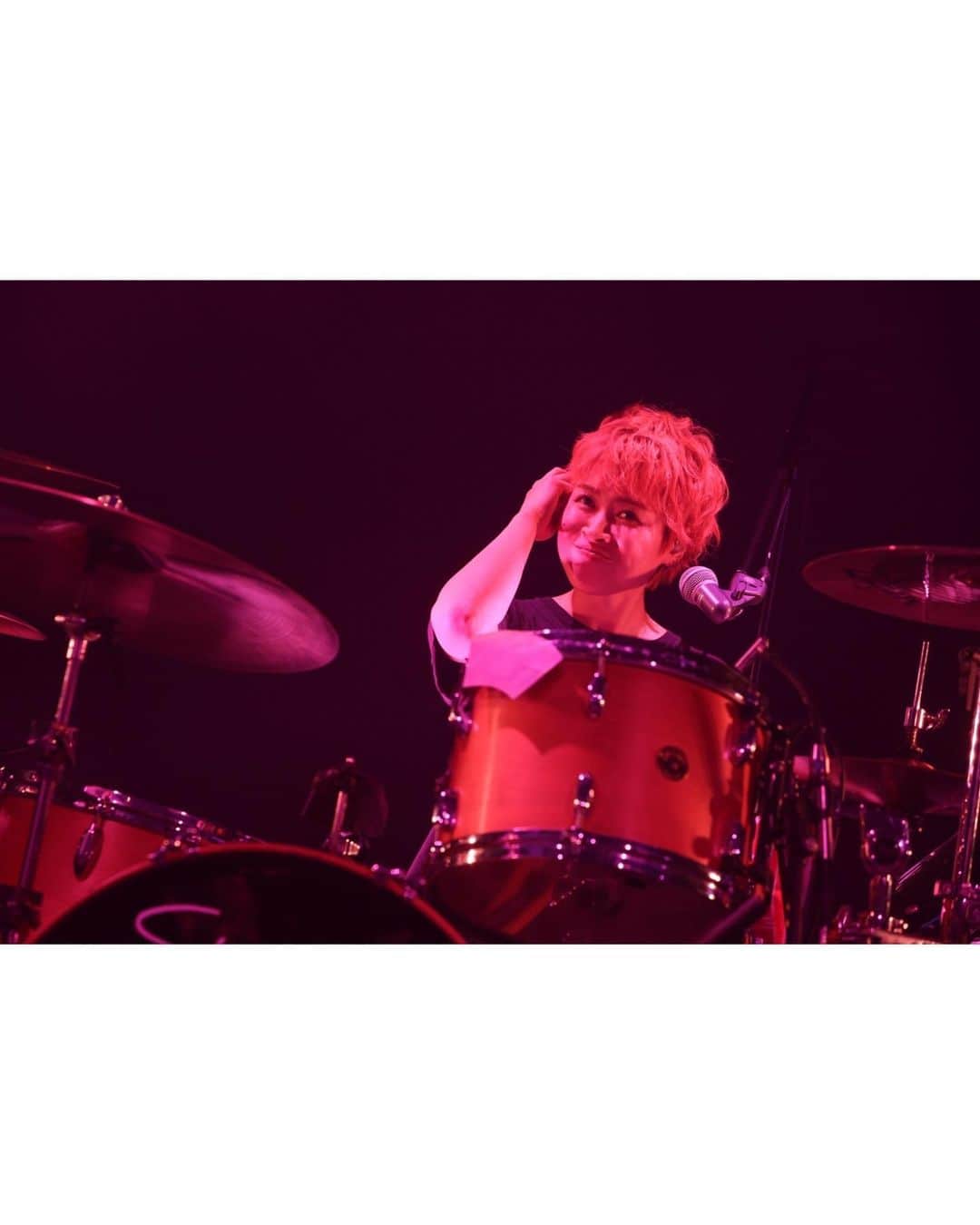 吉川美冴貴さんのインスタグラム写真 - (吉川美冴貴Instagram)「2023.10.15(土) 「祝!!! 川崎市市制100周年 SHISHAMO NO KOKERAOTOSHI!!!  〜SUPERNOVA KAWASAKI OPENING LIVE〜」  大好きな私たちの地元・川崎に最高のライブハウスが誕生しました！🎉🎉🎉  大切な始まりの日を私たちに任せてくださり、感謝の気持ちでいっぱいです。 忘れられない日になりました🙌  ありがとうございました！  (※最後にびっくりするくらい手足が長くなった私を添えて。)  photo by (@shiva_eri )」10月16日 6時30分 - yoshi_kawa____