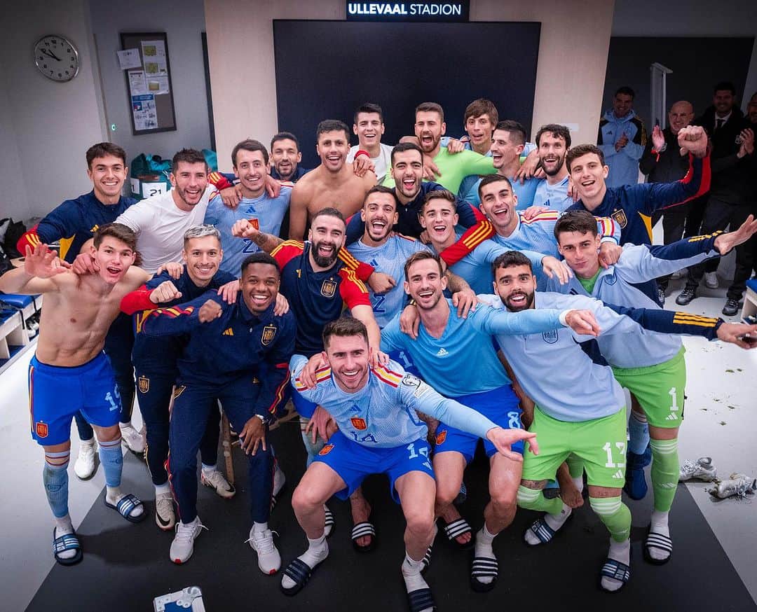 アルバロ・モラタのインスタグラム：「Clasificados! ✅🇪🇸 #EURO2024」