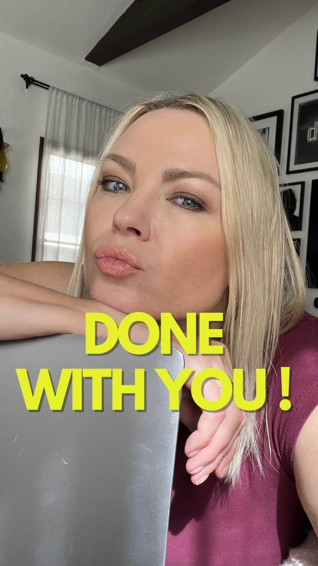 イリナ・ヴォロニーナのインスタグラム：「Done with you! 😳 #comedy」