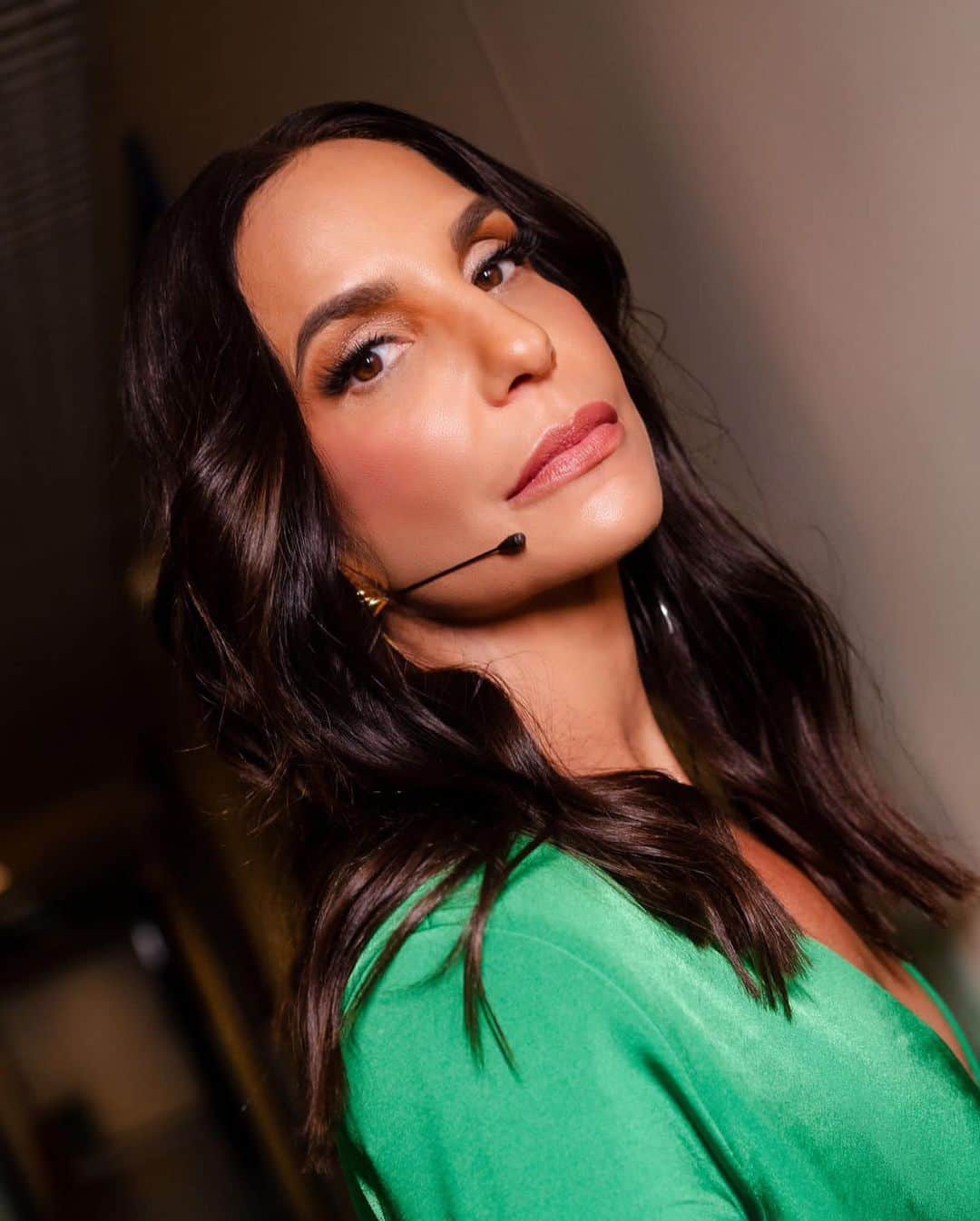 イヴェッチ・サンガロのインスタグラム：「Pipoca , onde mora o amor!!!  Esse programa me enche de alegria ! Amigos, música, conversa e diversão. Tudo isso no Domingo ❤️」