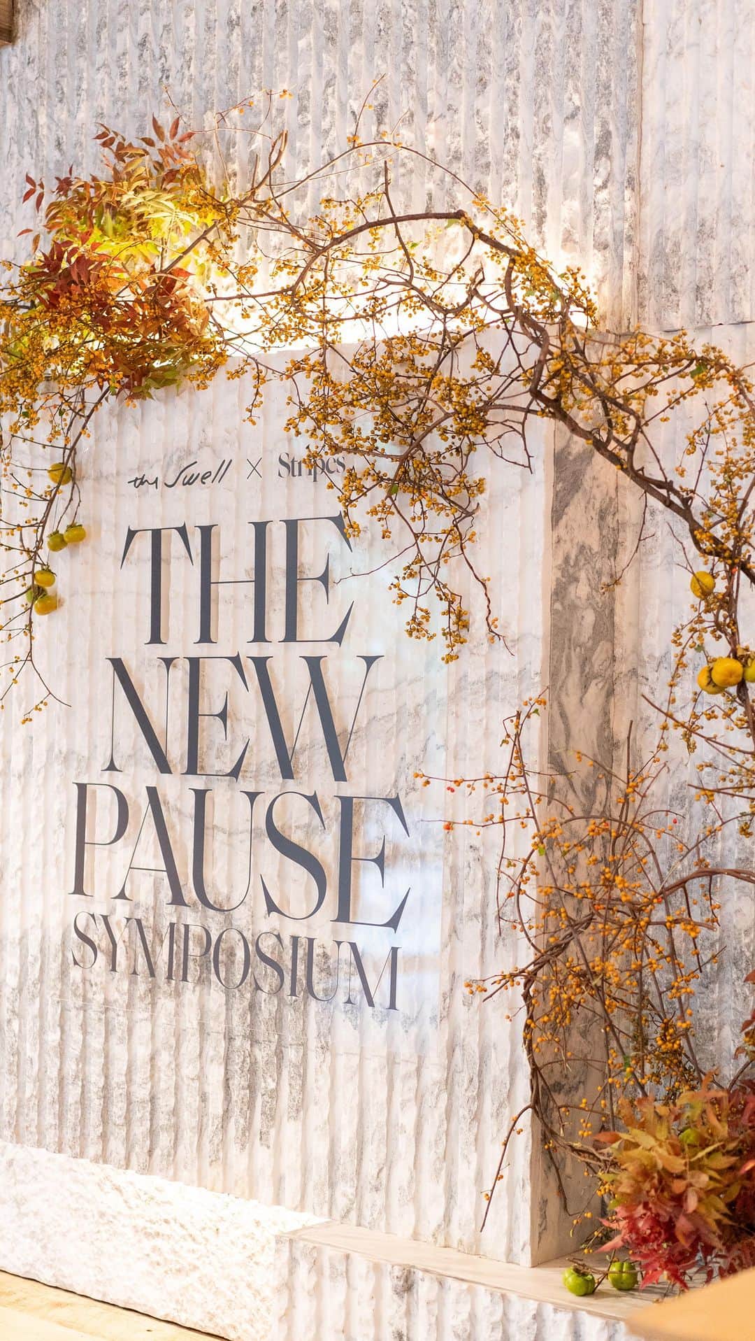 ナオミ・ワッツのインスタグラム：「Our hearts are warmed and humbled by the force of all the women and leading experts in women’s health that came together for a day of learning, sharing, embracing, redefining, connecting and change-making at our second annual NYC menopause symposium, The New Pause. ⠀⠀⠀⠀⠀⠀⠀⠀⠀ There is a groundswell of change arising in women’s health and we’re grateful to all of the voices helping move this conversation forward and out into the open. ⠀⠀⠀⠀⠀⠀⠀⠀⠀ A heartfelt thanks our incredible array of speakers who came in from all over and offered their time, expertise, invaluable wisdom, and most importantly, hearts, minds and dedication to this conversation. ⠀⠀⠀⠀⠀⠀⠀⠀⠀ And to our wonderful co-host, friend and leader of the @iamstripes team, @naomiwatts. ⠀⠀⠀⠀⠀⠀⠀⠀⠀ It feels like we’re just getting started and we can’t wait for more! ⠀⠀⠀⠀⠀⠀⠀⠀⠀ 🔥🙏🚀 ⠀⠀⠀⠀⠀⠀⠀⠀⠀ And a very special thanks to our partners for being alongside us as we fuel this movement: @1hotel.bklynbridge  @nutrafol  @carrotfertility  @hermdhealth  @evernow  @caddis_life  @kromawellness  @theclass  @linguafrancanyc  @marfastance  @motherdenim  @supergoop  @biography_nyc  @veracityselfcare  @get.rootless  @sageandsoundnyc  @areygrey  @become_tm  @foriawellness  @metagenics  @nextbigideaclub  @wolfferwine  @21seeds  @littlesaintsco  @mymenowell  @onya_bars」