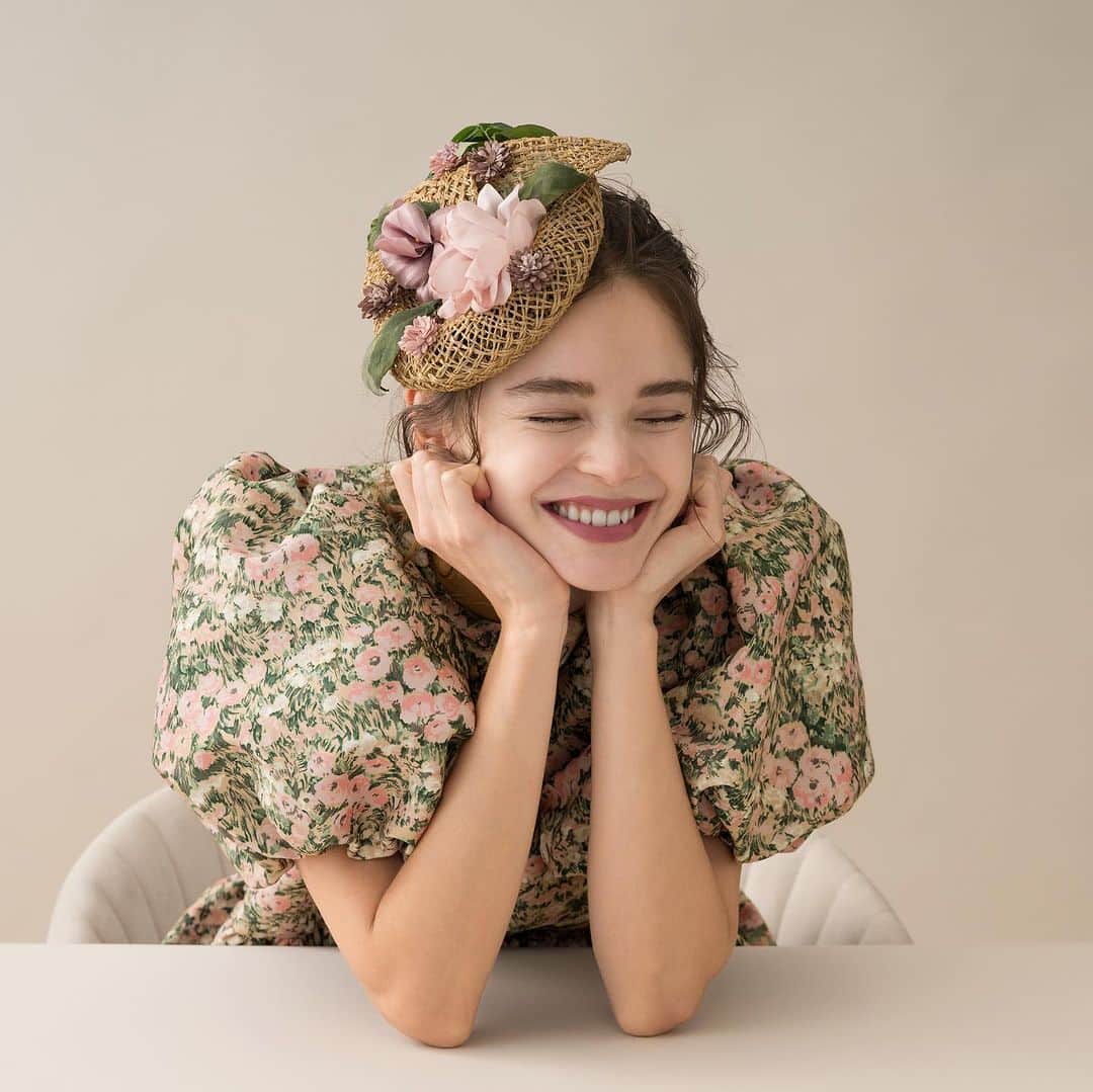 Tsuru by Mariko Oikawaさんのインスタグラム写真 - (Tsuru by Mariko OikawaInstagram)「本日10/16（月）13:00〆切。 PRE ORDER. 2024 SPRING COLLECTION.  まもなくご予約が終了致します。 是非この機会にご覧下さい。  #tsuru #tsurubymarikooikawa #2024ss #2024spring #preorder」10月16日 7時25分 - tsurubymarikooikawa