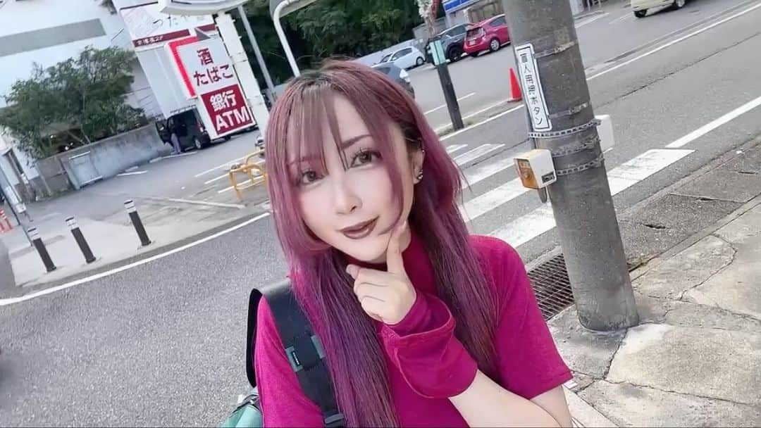 華密美琉のインスタグラム：「おはよう！ 今週もがんばろうね！  🚲💙  #cycling #cyclinglife #cyclingphotos #cyclingpics #cyclingselfie #cyclingstyle #cyclinggirl #cosplay #coser #selfie #fashion #selfiegirl #selfiegram #japanesegirl #brompton #goodmorning #morning #girl #派手髪 #派手髪ウルフ #派手髪女子 #自転車乗り #自転車好き #おはよう #自撮り女子 #freitagbrompton #自転車旅 #ブロンプトン #コラボバッグ #freitag」