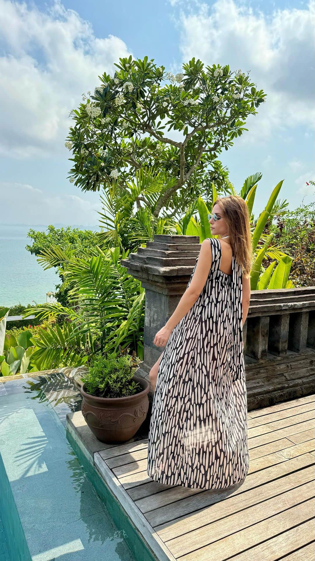 カロリーネ・セリコのインスタグラム：「Primeiro dia em Bali | de @nanui_swim 🤍  #CaCelicoViagem」