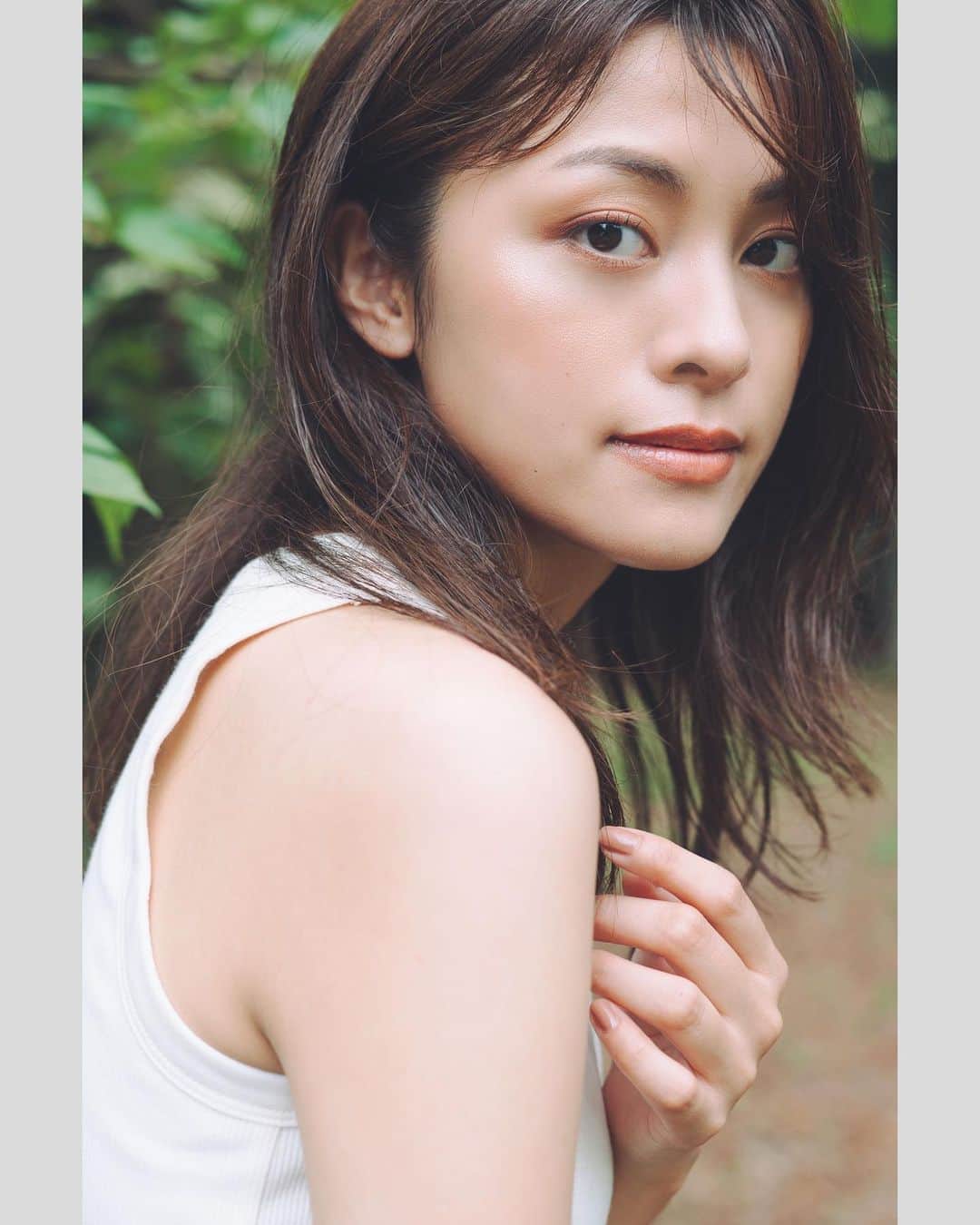 北村沙織さんのインスタグラム写真 - (北村沙織Instagram)「＊  作品撮り📷 メイクの陰影とハイライトが絶妙で素敵！ 写真の質感も好きすぎる☺️✨  #ヘアメイク#艶感 #photography #作品撮り #makeup #hairmake」10月16日 12時00分 - kitamu__cng