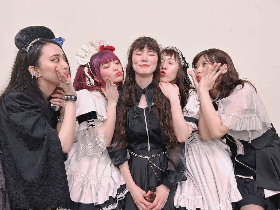 BAND-MAIDのインスタグラム：「#bandmaid #小樽」