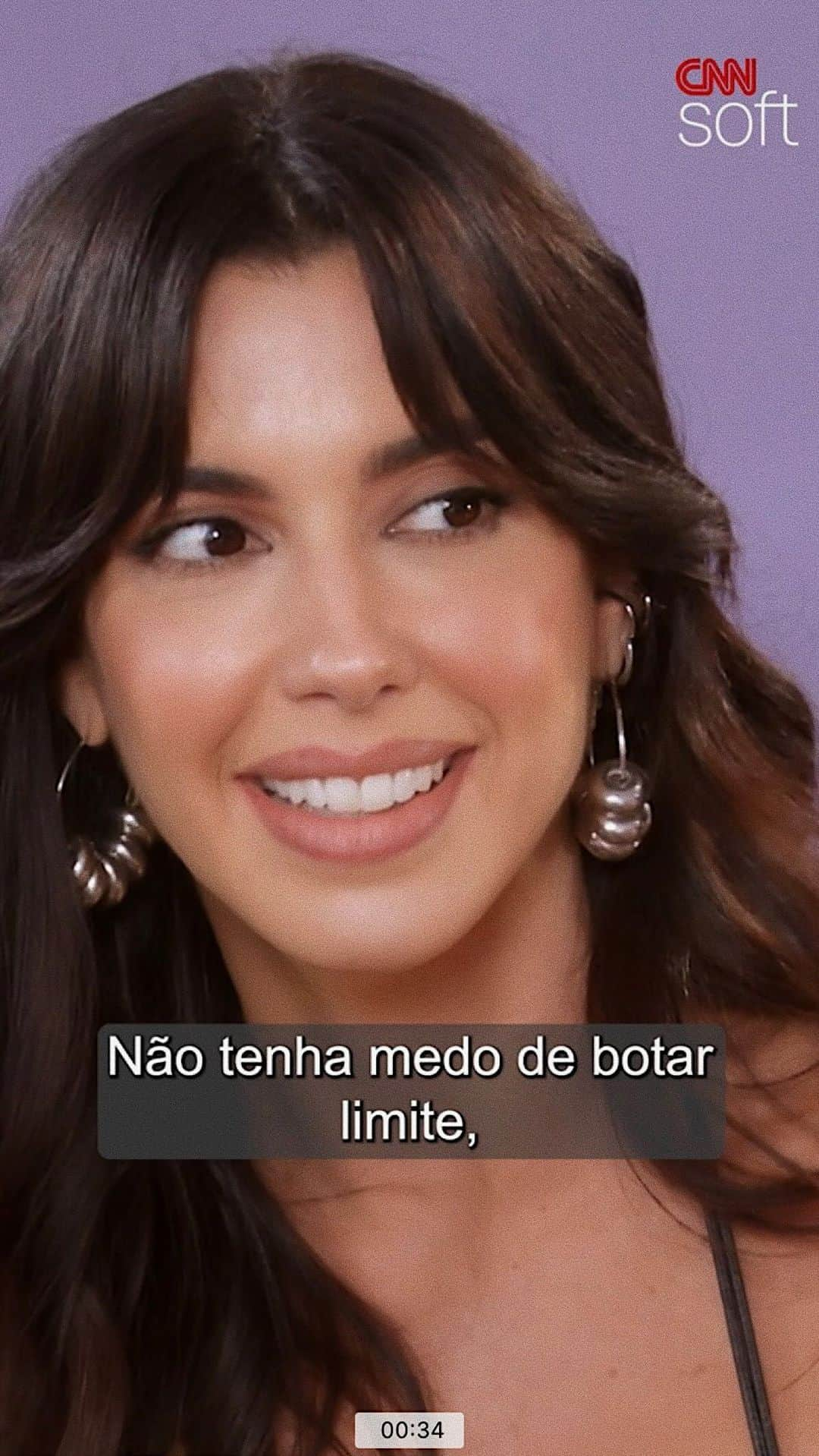 Garotas Estupidasのインスタグラム：「As pessoas que você permite te cercar despertam o seu melhor? ✨ hoje as 19:15 minha participação no #MiConta o novo programa de @micarocha na @cnnbrasil - foi demaissss e ainda levei @dudambelo pra contar minhas fofoks / @marcellarica que belo trabalho!」