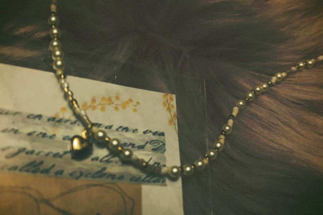 内田 菜々のインスタグラム：「* *  🤍𓂃◌𓂂   手作りネックレスいただいたよ。 うれしい。  * *」