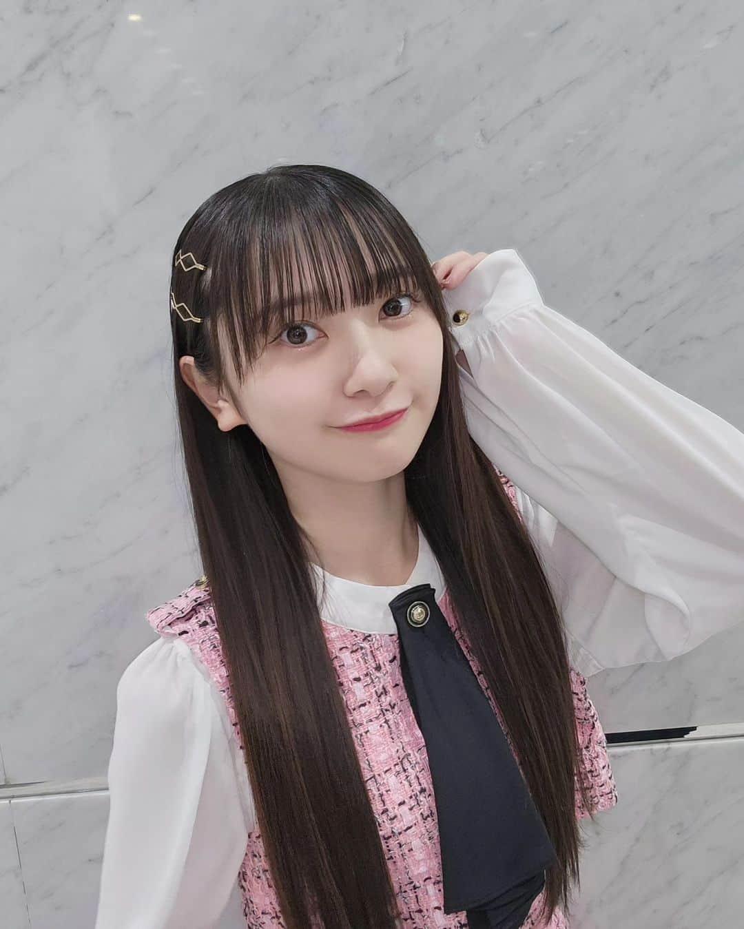 山﨑空のインスタグラム：「オンラインお話し会私服♡ #akb48 #17期研究生 #山﨑空」