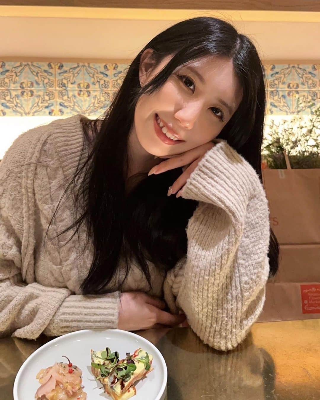 藤咲エレンのインスタグラム：「今日は、いつも買い物しに行ってたラフォーレ原宿で、なんと一日店長をさせていただきました❣️  ヲファンの存在や友達からの応援を身近に感じ嬉しく思います。  イベントって良いね😊  またいつかみんなに会える機会を作れるようにこれからも精進していきます  THICCさん、ヲファン、マネージャーさん、友達みんな有難うございました🌉」