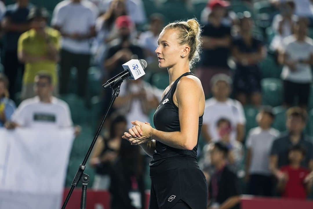 カテリナ・シニアコバのインスタグラム：「Left everything I could out there, not meant to be today 😪  And thank you for your support, I enjoyed every minute in HK ❤️ @hk_tennisopen」