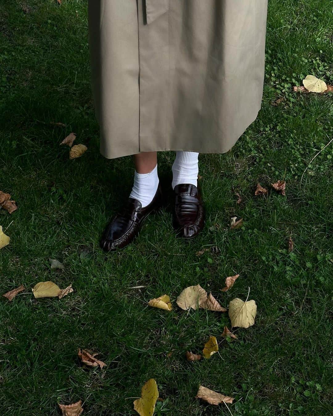 Mathilde Goehlerのインスタグラム：「Fall break 🤎🍂🍵 annonce」