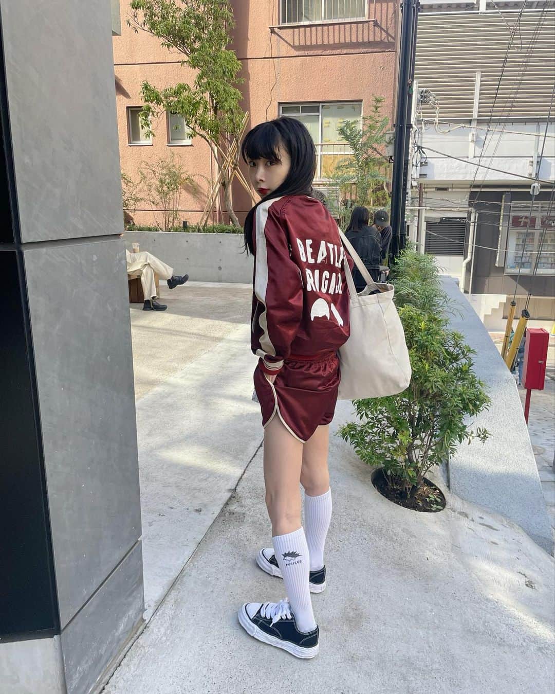 老月ミカのインスタグラム：「寒がりだけどこのセットアップのために寒さを捨てていきます.....特に仕事終わりのリベラ待ちは極寒🥩」
