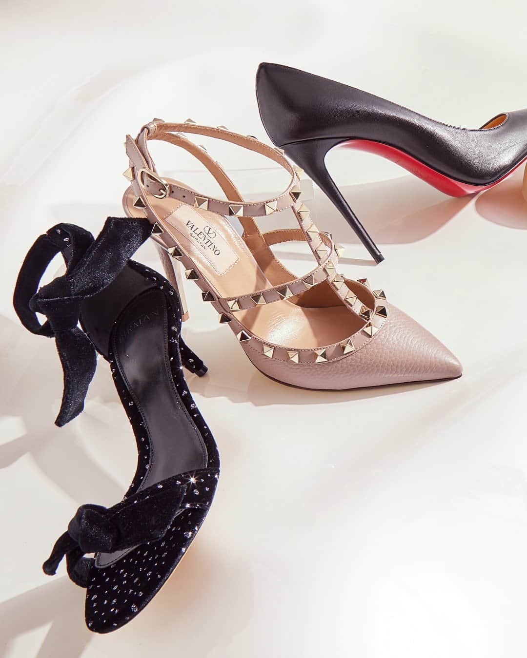 GILTのインスタグラム：「They make a pretty good present. Tap to shop #Valentino, #ChristianLouboutin and more premier pairs.」