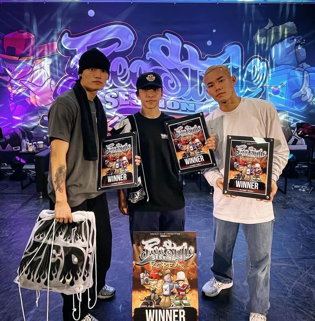 飯沼月光のインスタグラム：「Freestyle Session Korea winners @brothergreen_official @dsleeprothko @bboy_tsukki @bboy_isaki #fssworldwide」