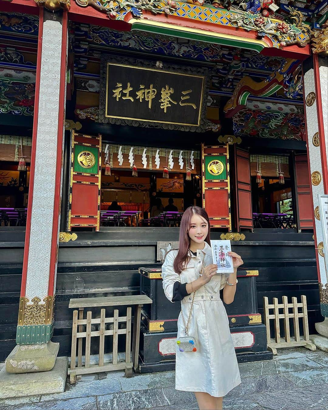 Sarraさんのインスタグラム写真 - (SarraInstagram)「私の神社の属性に入っている、三峯神社へ⛩️✨ 去年導かれ今年も久しぶりに訪れました🥰 御祈祷もしてPower満点です❣️ . . . . #HOTPING#mitsumineshrine#saitama#chichibu#japan#shrine#sacredsites#spiritualplace#spiritual#三峯神社#埼玉#埼玉観光#埼玉県#秩父#秩父観光#秩父市#三峰山#パワースポット#パワースポット神社#パワースポット巡り#神社#神社巡り#神社好きな人と繋がりたい#人生が変わる」10月16日 0時27分 - sarra31247