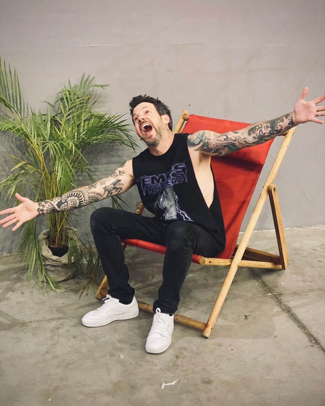 ピエール・ブーヴィエのインスタグラム：「Muchas Gracias Mexico!  Te amo mucho!  Thank you to all our amazing fans in Tijuana, Monterrey, Mexico City and Guadalajara for showing up to hang with us.  You are the best!! 🇲🇽🌮💛」