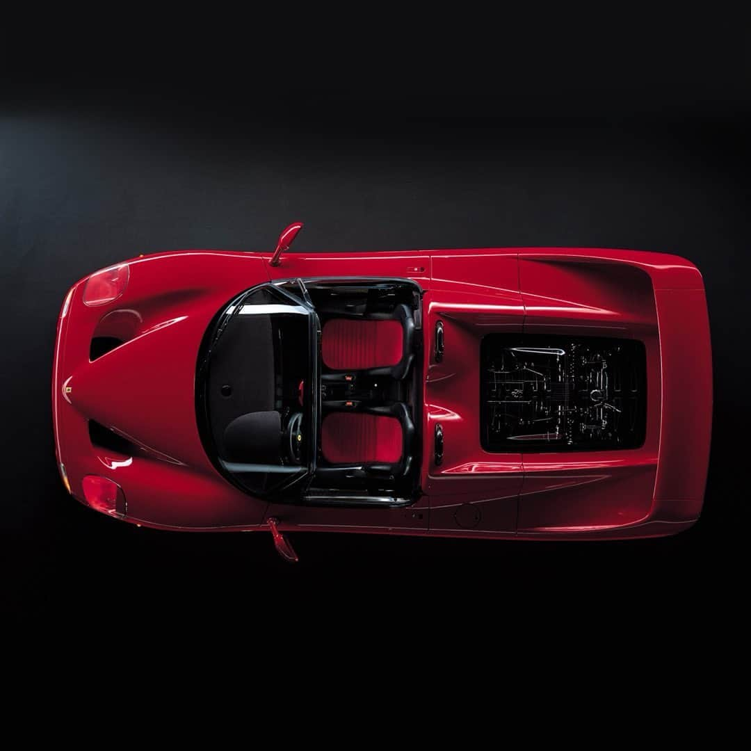 Ferrari USAさんのインスタグラム写真 - (Ferrari USAInstagram)「Created to celebrate Ferrari’s 50th anniversary, the F50 was the closest thing to a road-going Formula 1 car Ferrari had ever built. Given its uncompromising, purist approach to high performance, the F50 was devoid of power steering, power assisted braking, and ABS, but made extensive use of sophisticated composite materials, F1-style construction technology and aerodynamics.  Now on display at Hudson Yards with 14 other iconic Ferraris, as part of the #FerrariGameChangers showcase.  #Ferrari #FerrariF50」10月16日 0時37分 - ferrariusa