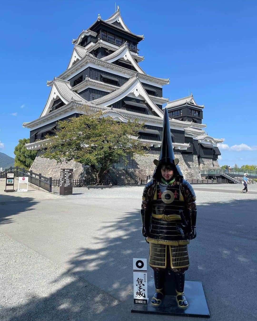 藤本真未さんのインスタグラム写真 - (藤本真未Instagram)「* 少し前の熊本では 親友たちにも会えて🫂 熊本城にも行けて🏯 熊本城復興城主にもなりました😌 * 1日も早い復興を願います。 * 実は父方の祖父は熊本出身です🐻🍉 * #熊本 #Kumamoto #熊本城」10月16日 0時40分 - manamifujimoto108