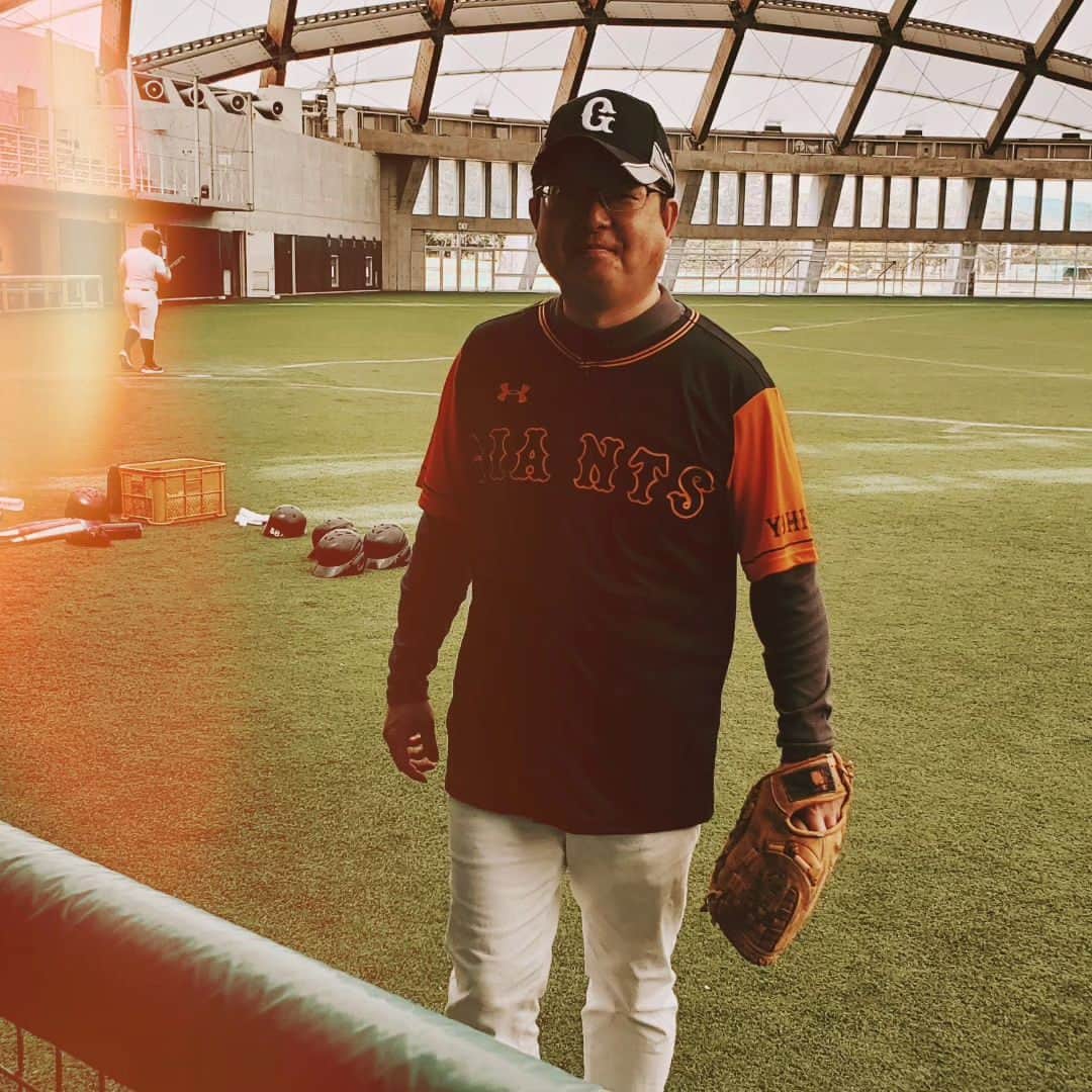 粉川真一のインスタグラム：「ドラマ「下剋上球児」始まりましたねぇ！ 今回は故郷の三重が舞台とあって、俄然注目しています！ 鈴木亮平さん演じる南雲監督を見ていましたら、ふと、昔、巨人軍にいたことを思い出しました。」