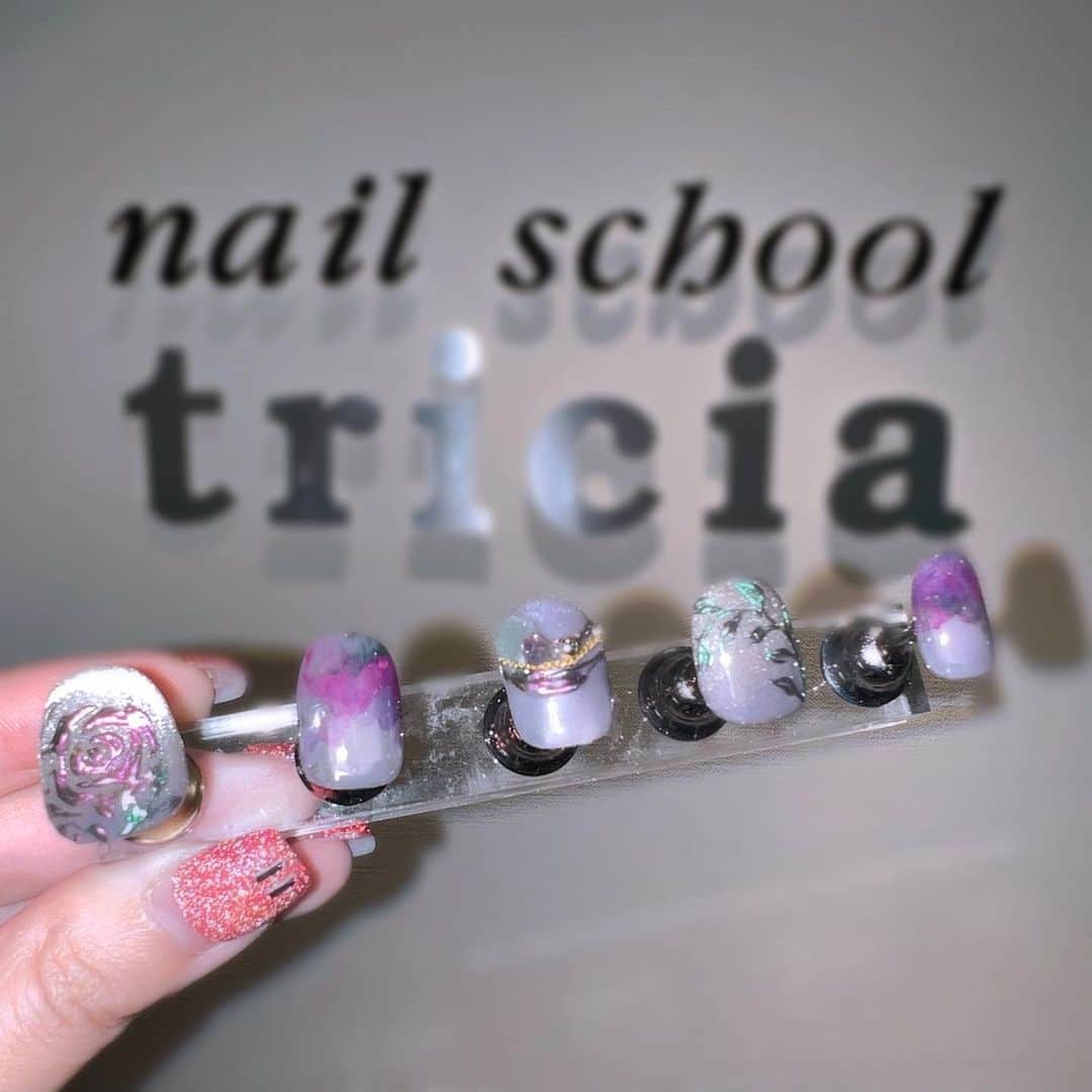 なかやまちえこさんのインスタグラム写真 - (なかやまちえこInstagram)「nailschool tricia.⠀ @nailschooltricia ⠀ ⠀ 10月22日 11:00-14:00⠀ 10月のジェルアートレッスンは、 秋のフレンチガーリーなネイルです🤍⠀ ⠀ 募集開始しております！⠀ 外部の方も有料にてご受講いただけます。⠀ 今月も皆様にお会いできるのを楽しみにしております❕⠀ ⠀ @pregel.jp #nail #nails #nailart #ネイル #美甲 #ネイルアート  #japanesenailart #manucure #japanesenails #manicurist #gelnails #أظافر #네일아트 #미용  #เพ้นท์เล็บ #artedeuñas #เพ้นท์เล็บเจล #ジェルネイルデザイン #ネイルデザイン #nagelkunst #フレンチガーリー #pr」10月16日 0時55分 - chiekonakayama