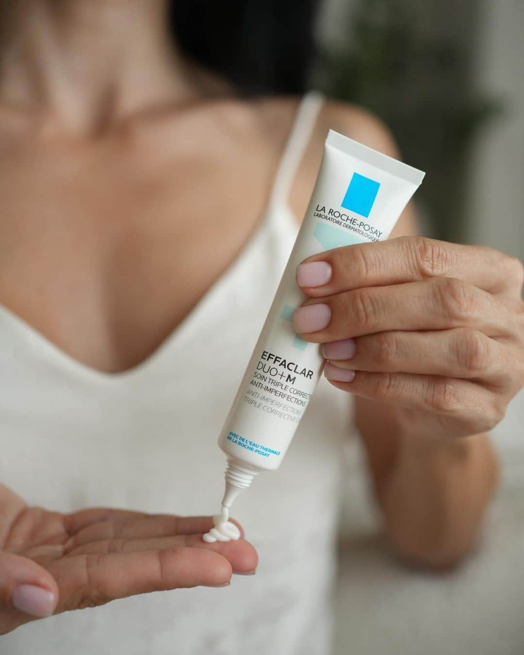 La Roche-Posayのインスタグラム：「@ioanagrama is sharing her new skincare routine, and the star of the show is Effaclar DUO+M. 🎯 Featuring phylobioma, an active ingredient, the new formula targets bacteria responsible for imperfections. Effaclar DUO+M in a nutshell:  ✨ A triple anti-imperfection treatment 🎯 Targets only the bacteria responsible for imperfections 📉 Reduces blemishes  Have you tried it yet? Let us know your thoughts below.👇  All languages spoken here! Feel free to talk to us at anytime. #larocheposay #Effaclar #acneproneskin Global official page from La Roche-Posay, France.」