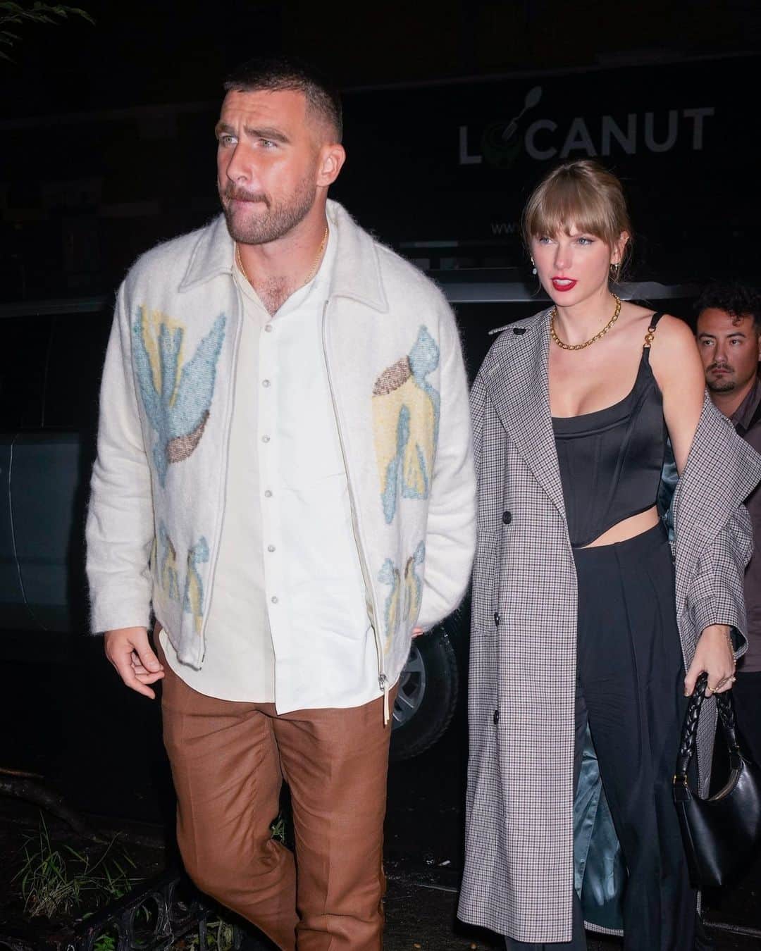 Vogueさんのインスタグラム写真 - (VogueInstagram)「Consider this a hard launch! #TaylorSwift and #TravisKelce were hand in hand while heading to a Saturday Night Live after-party together (they both made cameos on the show last night). And, naturally, they stepped out in style with two fashion-forward looks. Tap the link in our bio for all the details on their outing and looks.」10月16日 0時55分 - voguemagazine