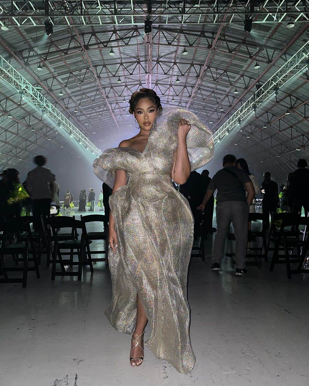 ジョーディン・ウッズのインスタグラム：「Couture in LA ✨  @lever_couture」