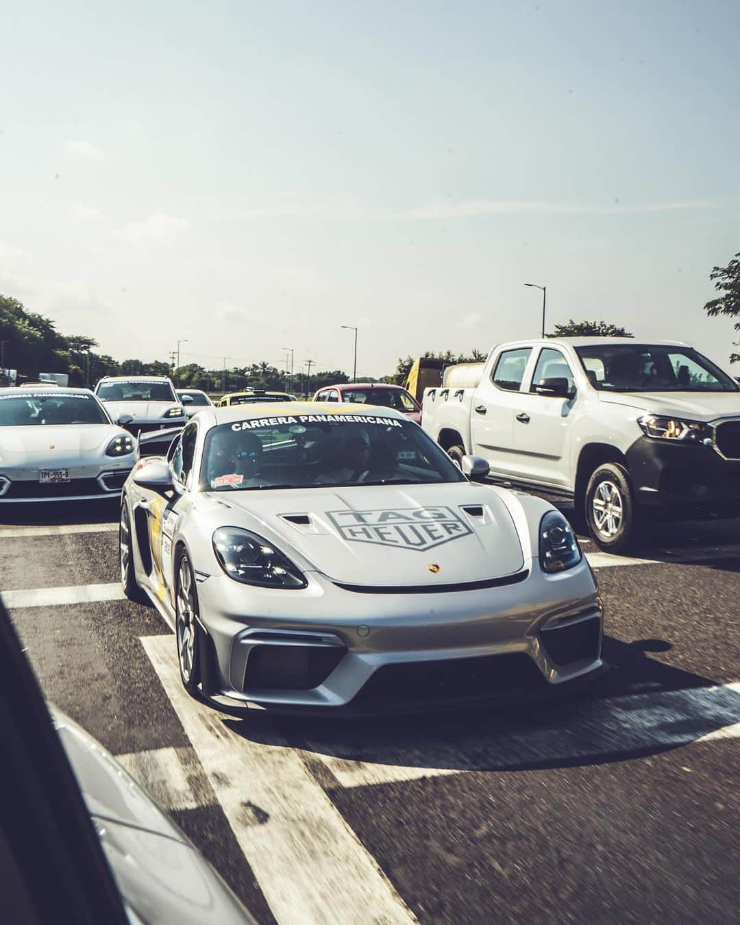 Porscheのインスタグラム：「What a blast! Yesterday marked the end of two memorable days for Porsche at La Carrera Panamericana, the legendary 3,500km endurance race through Mexico. @tagheuer ambassador @patrickdempsey took the wheel of the 718 GT4 RS Carrera Panamericana Special for the race’s first two stages in a guest appearance that certainly got people talking. Built at the Porsche Sonderwunsch workshop by Exclusive Manufaktur, this unique car dashed all the way from the port city of Veracruz, via Oaxaca, to Mexico City. It was a chance for Porsche fans in the country's capital to see exactly what it's made of. __ 911 Carrera 4S: Fuel consumption combined in l/100 km: 11,1 - 10,2 (WLTP); CO2 emissions combined in g/km: 253 - 231 (WLTP) I https://porsche.click/DAT-Leitfaden I Status: 10/2023」