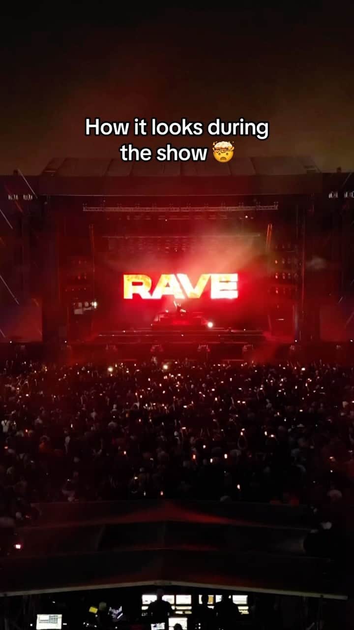 アレッソのインスタグラム：「Looks a little better at the show」