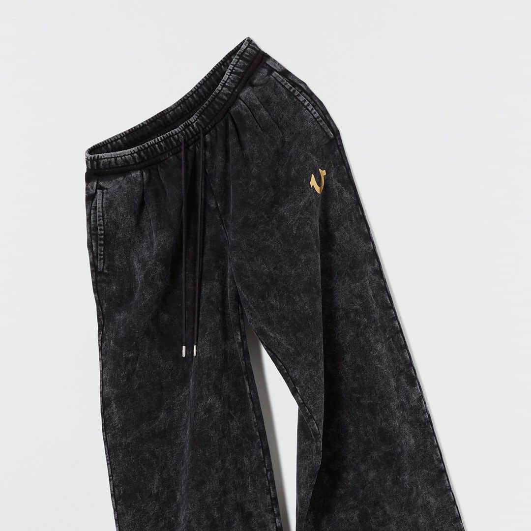 のインスタグラム：「The Acid Wash Wide Leg Jogger  [link in bio to shop]  #TrueReligion」