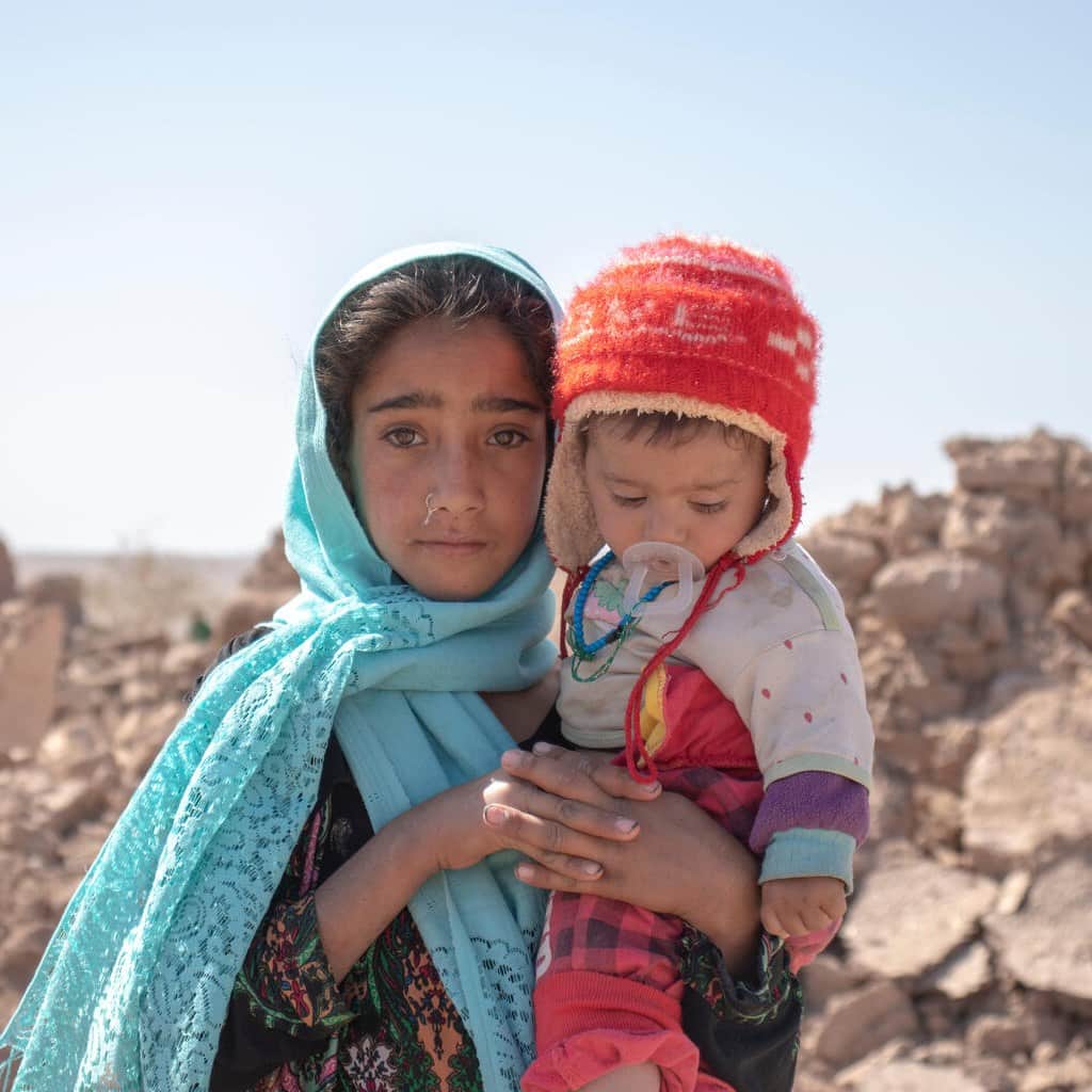 unicefさんのインスタグラム写真 - (unicefInstagram)「Another 6.4-magnitude earthquake struck Afghanistan today - tragically causing more casualties and destruction.  UNICEF is there and providing life-saving services. But the needs are immense.  Donate today to support children. Link in bio.  © UNICEF/Khayyam」10月16日 1時00分 - unicef