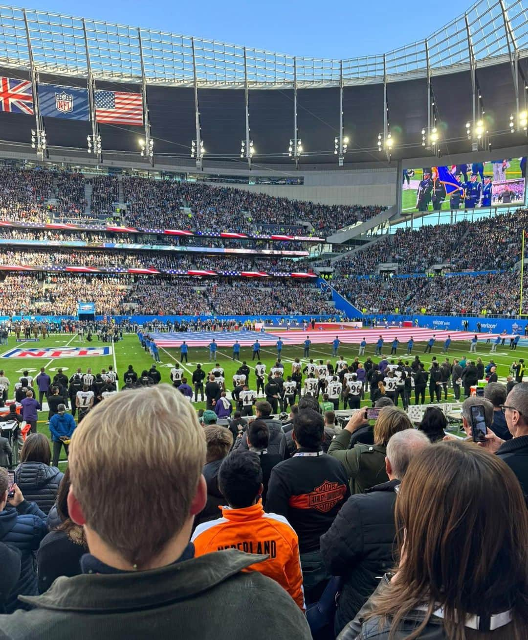 ティモ・ヴェルナーさんのインスタグラム写真 - (ティモ・ヴェルナーInstagram)「Time for some 🏈  in London!  Thanks @nfldeutschland, great experience🫸🫷」10月16日 1時09分 - timowerner