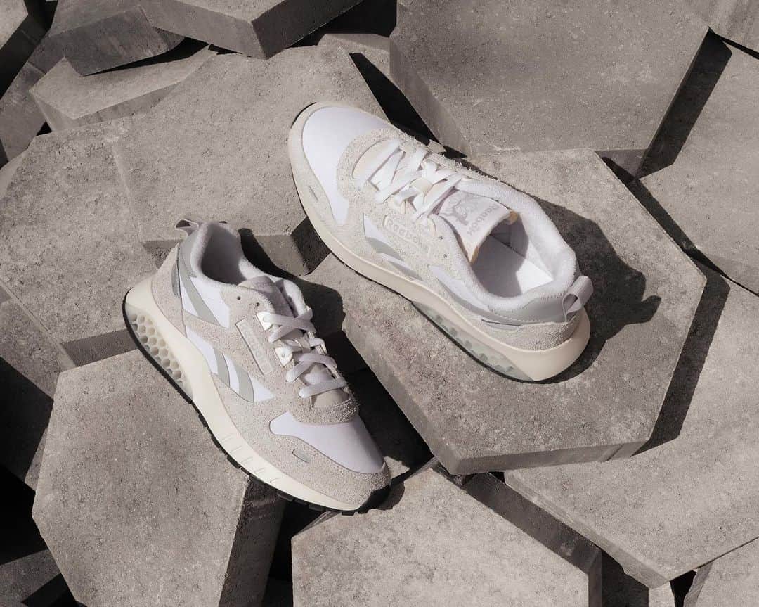 Reebokさんのインスタグラム写真 - (ReebokInstagram)「The Classic Leather Hexalite. Heritage-inspired Reebok Shoes remade with a modern aesthetic.」10月16日 1時51分 - reebok