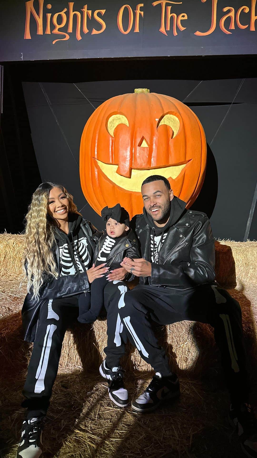 リアン Vのインスタグラム：「Thanks for a spooky time @nightsofthejack 🎃🔥」